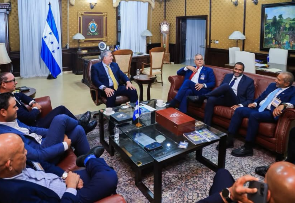 Empresarios de Honduras y República Dominicana buscan fortalecer comercio e inversión